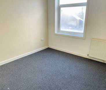 2 bedroom end of terrace house to rent - Photo 3