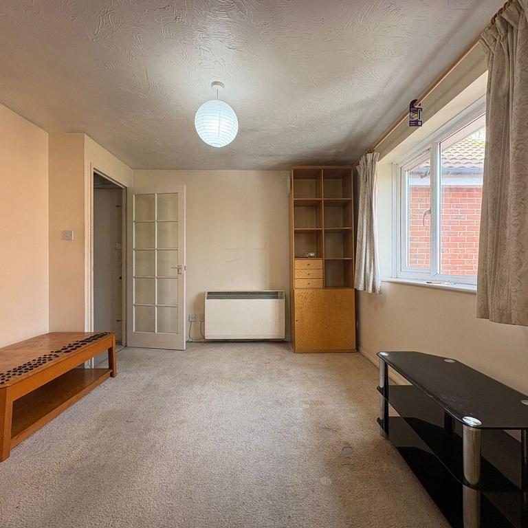 1 bedroom flat to rent - Photo 1
