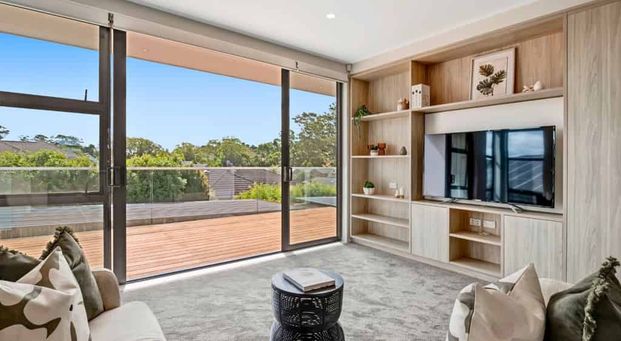 Spacious 2-Bedroom Apartment for Rent in Millwater, Auckland - Photo 1