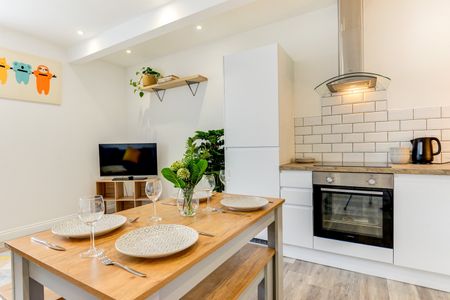 1 Bed Flat, North Laine, BN1 - Photo 3