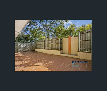 Perfect location in the heart of Toowong with Large outdoor area - Photo 5