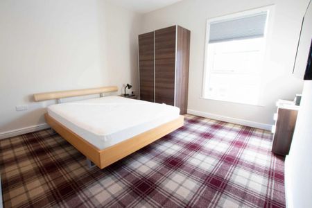 3 bedroom semi-detached house to rent - Photo 4