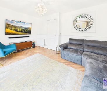 4 bedroom semi-detached house to rent - Photo 2