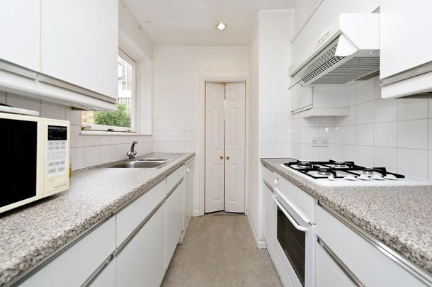 Hillgate Place, Kensington, W8, London - Photo 1