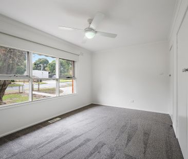 3 Andrew Street, Mooroolbark - Photo 2