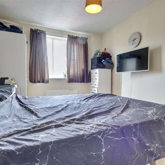 Claremont Road, Fratton, PO1 - Photo 1