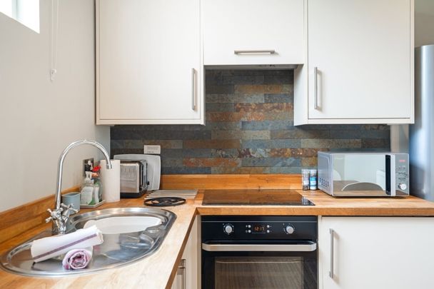 1 bedroom semi-detached house to rent - Photo 1