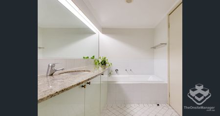 ABSOLUTE RIVERFRONT 3-Bedroom - Photo 5