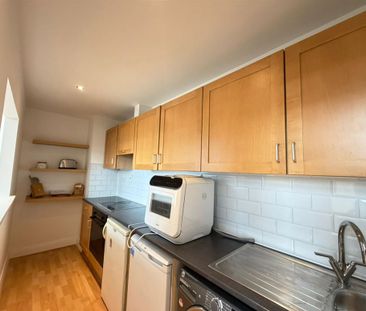 The locks, Charlotte Quay Dock, Ringsend, Dublin 4 - Photo 6