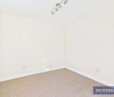 1 bedroom Flat To Let - Photo 3