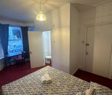 8 bedroom house share to rent - Photo 3