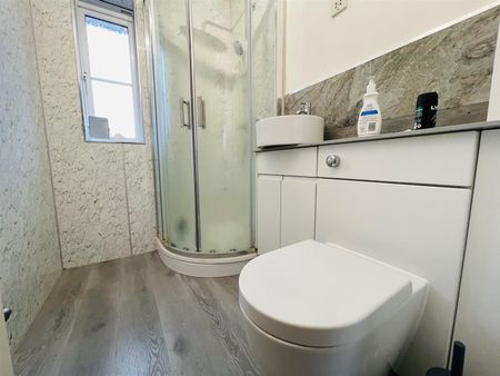 1 Bed Apartment - Photo 5