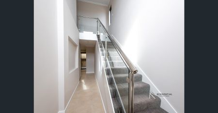 Large well presented townhouse - Photo 3