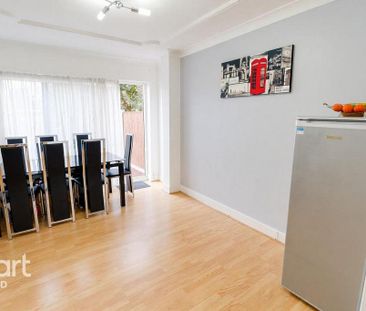 3 bedroom terraced house to rent - Photo 5