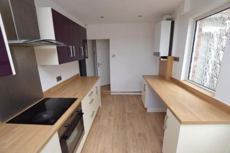 3 bedroom terraced house to rent - Photo 3