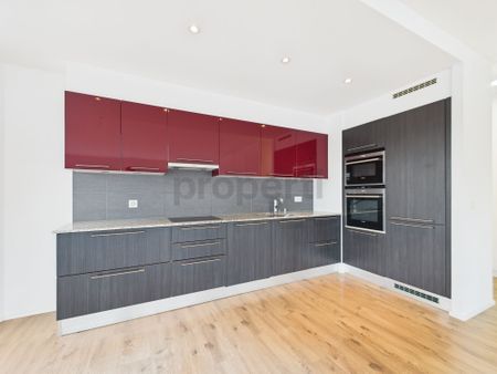 Attique d'exception, 3.5p, 91m², dernier étage avec terrasse de 95m² + vue dégagée à Yverdon-les-Bains - Foto 2