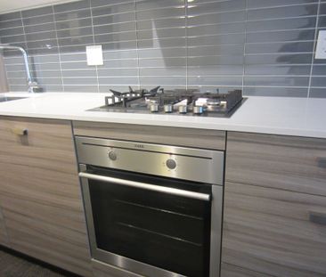 For Lease - 835 St. Clair Avenue Unit# 402, Toronto, Ontario - Photo 1