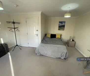 1 bedroom in a house share to rent - Photo 4