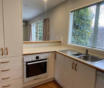 Gorgeous 3 Bedroom Townhouse! - Photo 4