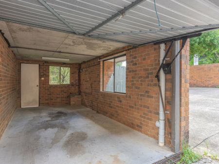 AIR CONDITIONED 2 BEDROOM UNIT IN CENTRAL LOCATION - Photo 5