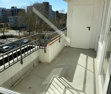 Geräumige 2-Zimmer-Wohnung mit Balkon // 3.OG links - Photo 6