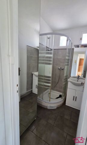 Location Appartement 3 pièces 51m² GRENOBLE 38100 - Photo 2