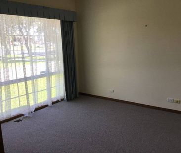 Just like a house is this lovely 2 bedroom unit with all the comforts - Photo 6