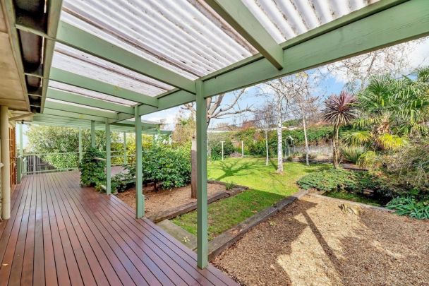 5 Schomburgk Street, Yarralumla. - Photo 1