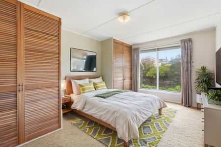 Family Home - Photo 2