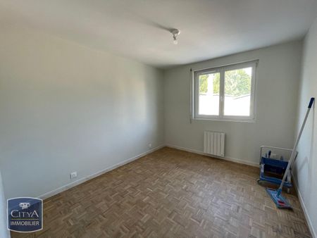 Location Appartement 4 pièces 74m² BEAUVAIS 60000 - Photo 3
