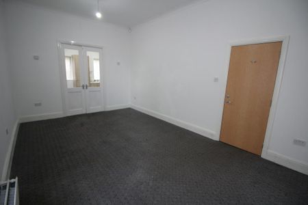 6 bedroom terraced house to rent - Photo 2