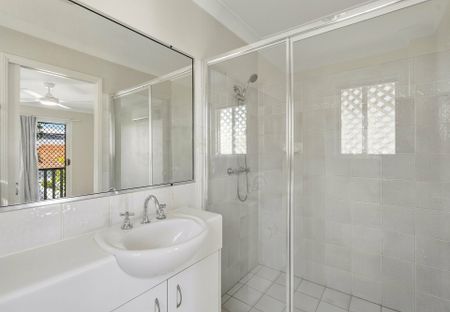 TOWNHOUSE LIVING AT ITS FINEST - Photo 2