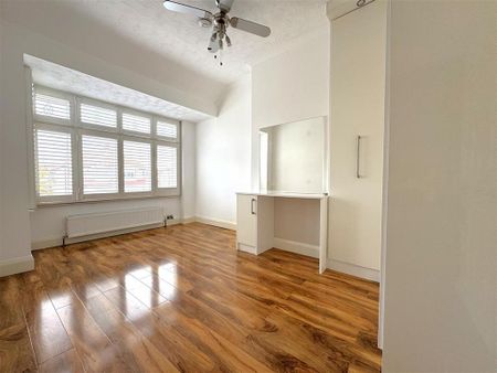 5 bedroom semi-detached house to rent - Photo 4