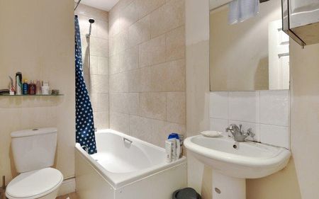 2 bedroom property to rent - Photo 4