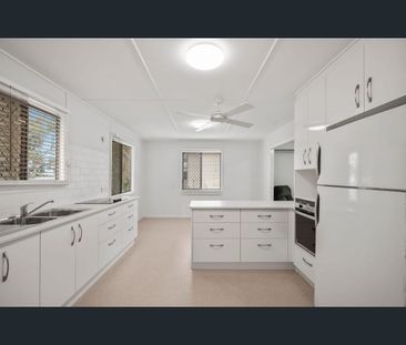 13 Phillip Street, Woodridge, Qld 4114 - Photo 3