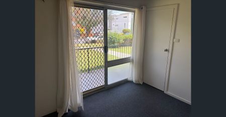 Affordable 1-Bed Apartment with Parking — Close to Everything! - Photo 4