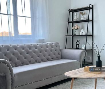 2 bedroom flat to rent - Photo 2
