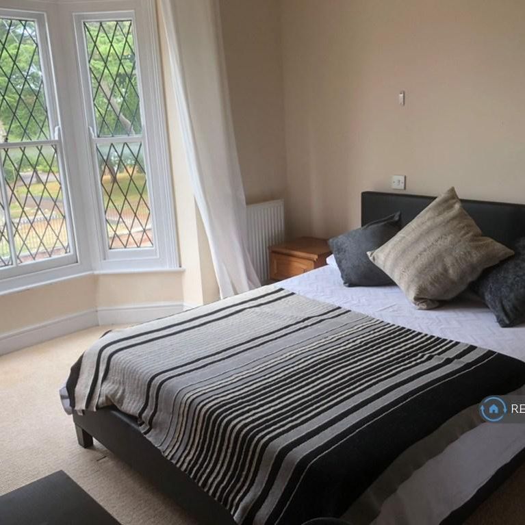 3 bedroom flat to rent - Photo 1