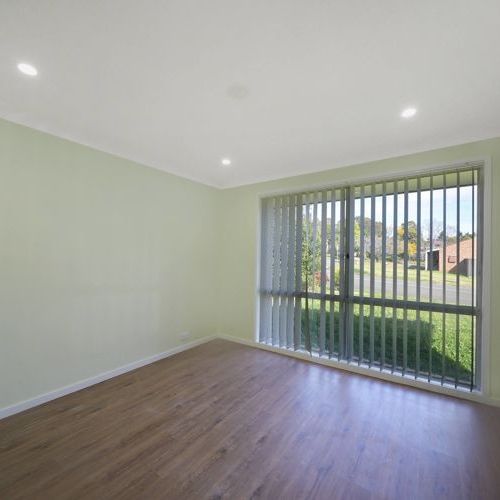 THREE BEDROOM FAMILY HOME !!! - Photo 1