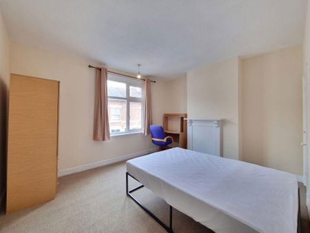 3 bedroom terraced house to rent - Photo 2