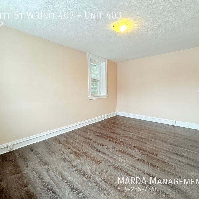 COZY 1BED/1BATH APARTMENT DOWNTOWN WINDSOR + HYDRO - Photo 1