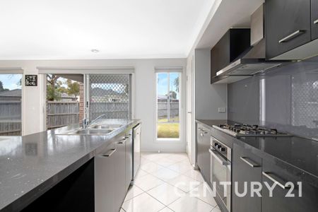 Family Home in Cranbourne - Photo 5