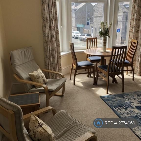 5 bedroom flat to rent - Photo 1