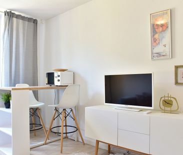 Charmant & Zentral - Wohnung am Barbarossaplatz - Video Online! - Photo 1