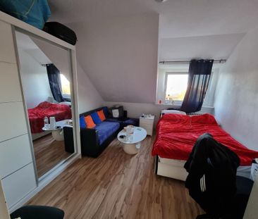 Nachmieter für 1,5-Zimmer Dachgeschosswohnung gesucht - Foto 1