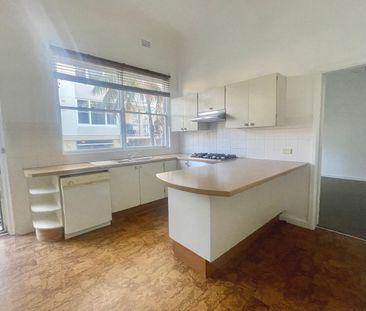 OCEANFRONT BUILDING - FABULOUS 'FAIRY BOWER' - Photo 5