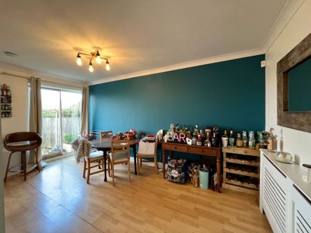 Beldham Road, Farnham, GU9 - Photo 4