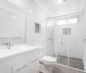 Large One Bedroom Home - WIFI & Lawn Mowing Included - Photo 1