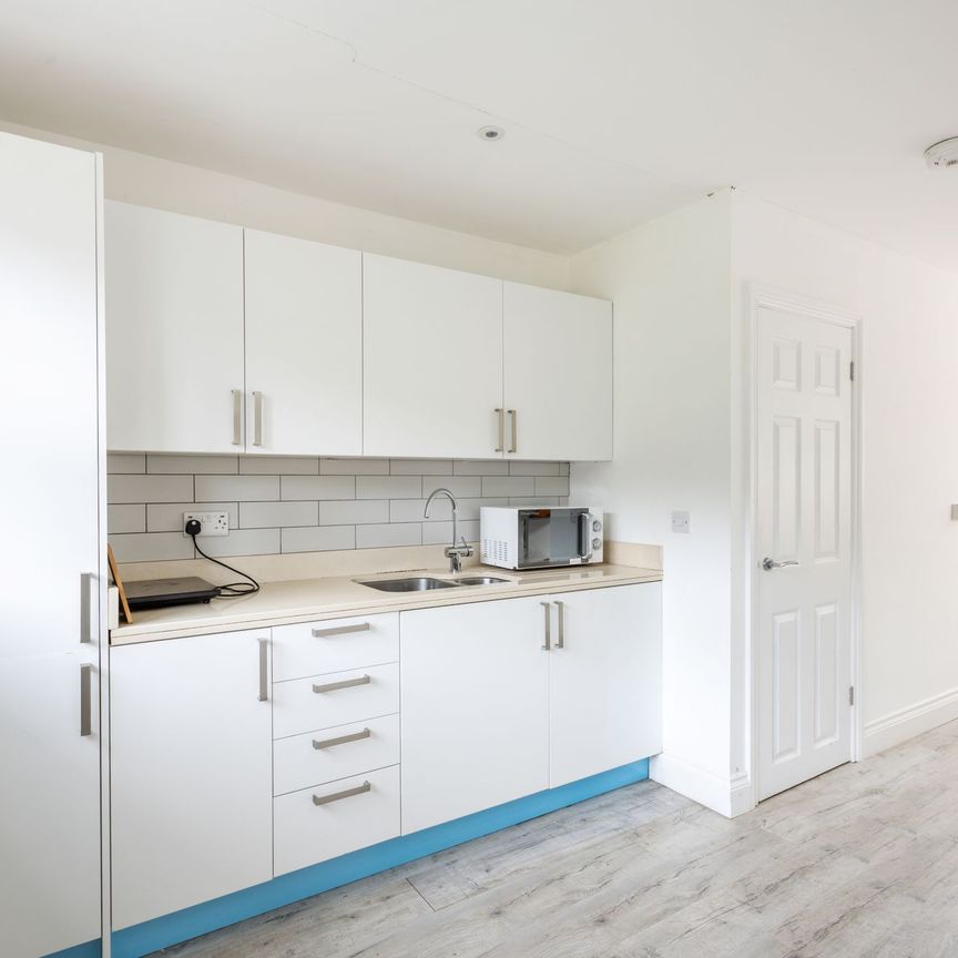 To Let 4 Bedroom House - Photo 1