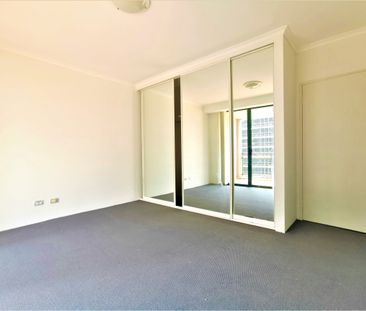 SPACIOUS 2-BEDROOM APARTMENT IN A SECURITY BLOCK - Photo 6